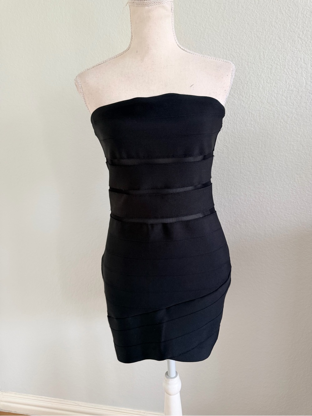 New Windsor Strapless Black Bandage Mini Dress